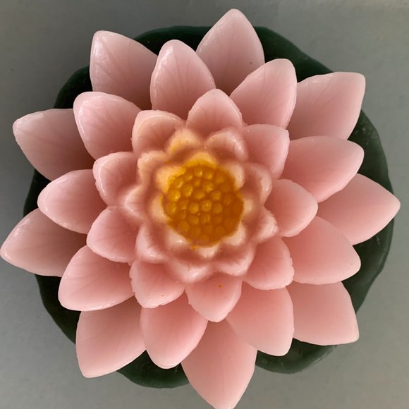 Candle impressions Other - waterlily shape flameless candle